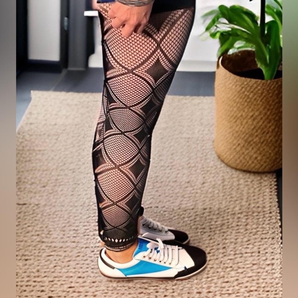 Fishnet Design Leggings​​​ - Picture 4 of 4